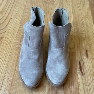 Dolce Vita Suede Booties Gray Taupe Woman’s Size 8
